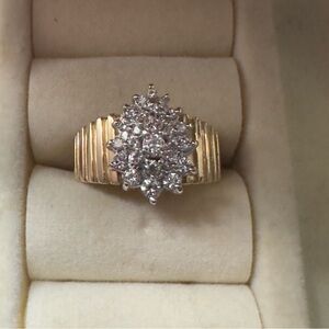 Vintage 14K Gold Diamond Cluster Ring – Vintage Statement Piece, size 6.25, 6g